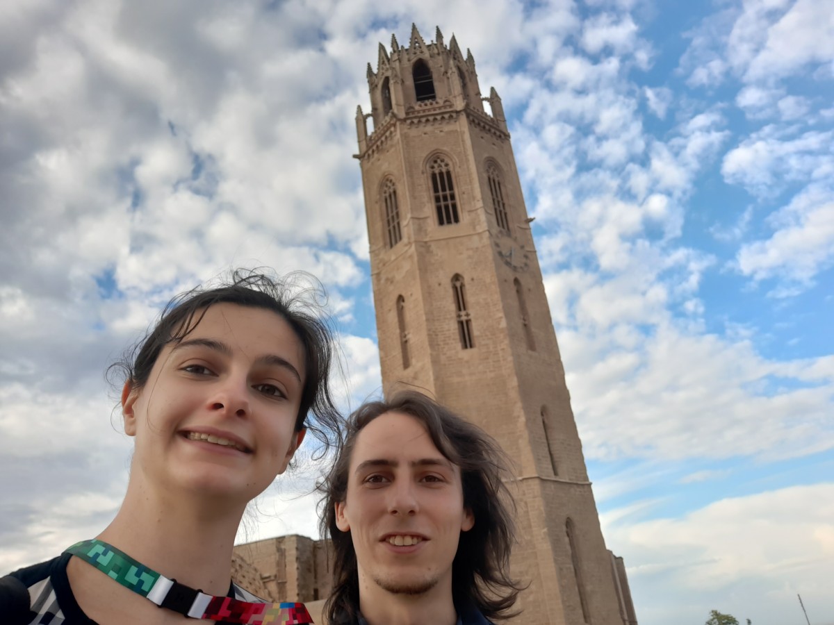 Selfie devant la cathédrale Seu Vella à Lleida
