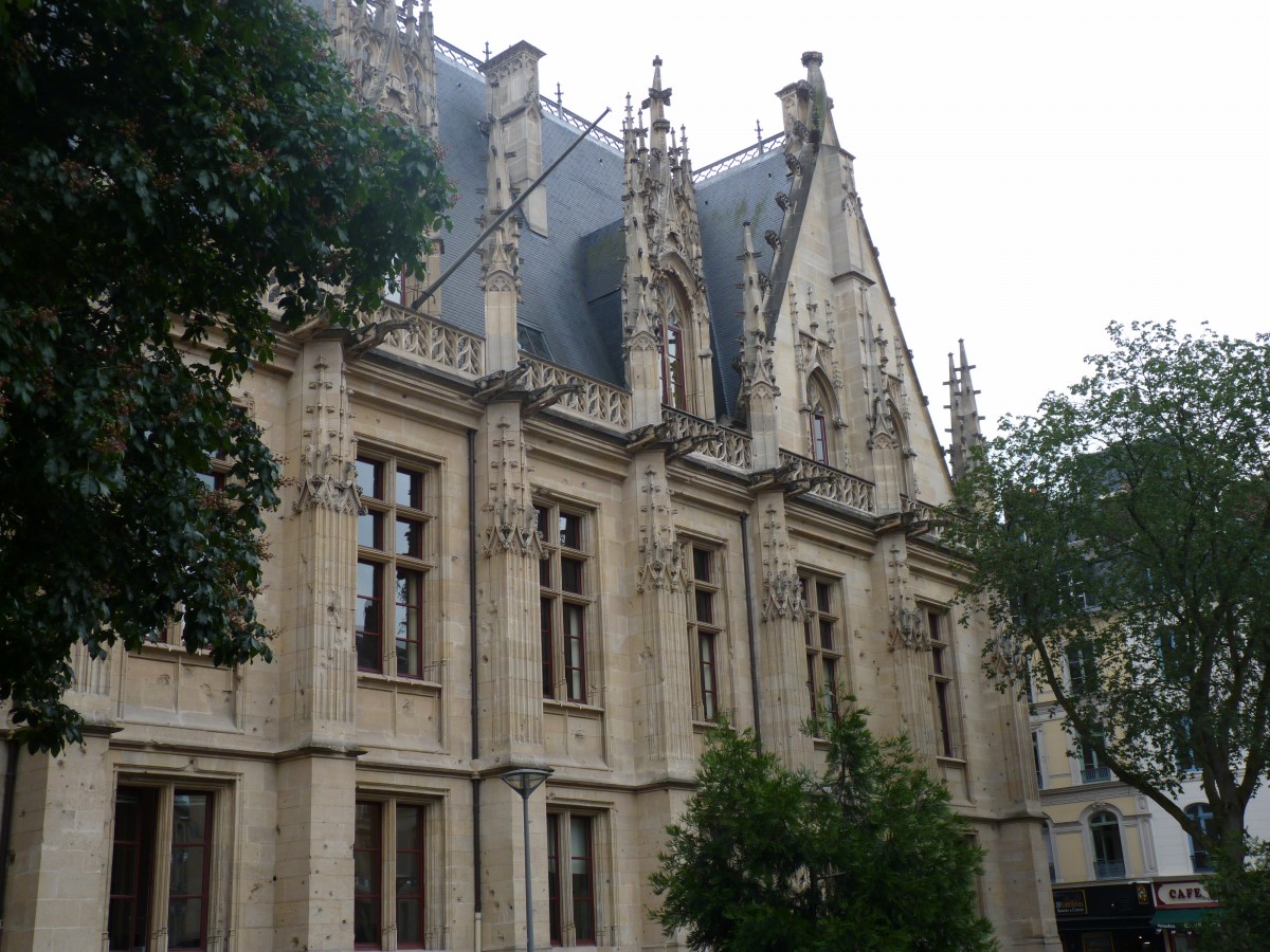 Façade du Palais de justice de Rouen