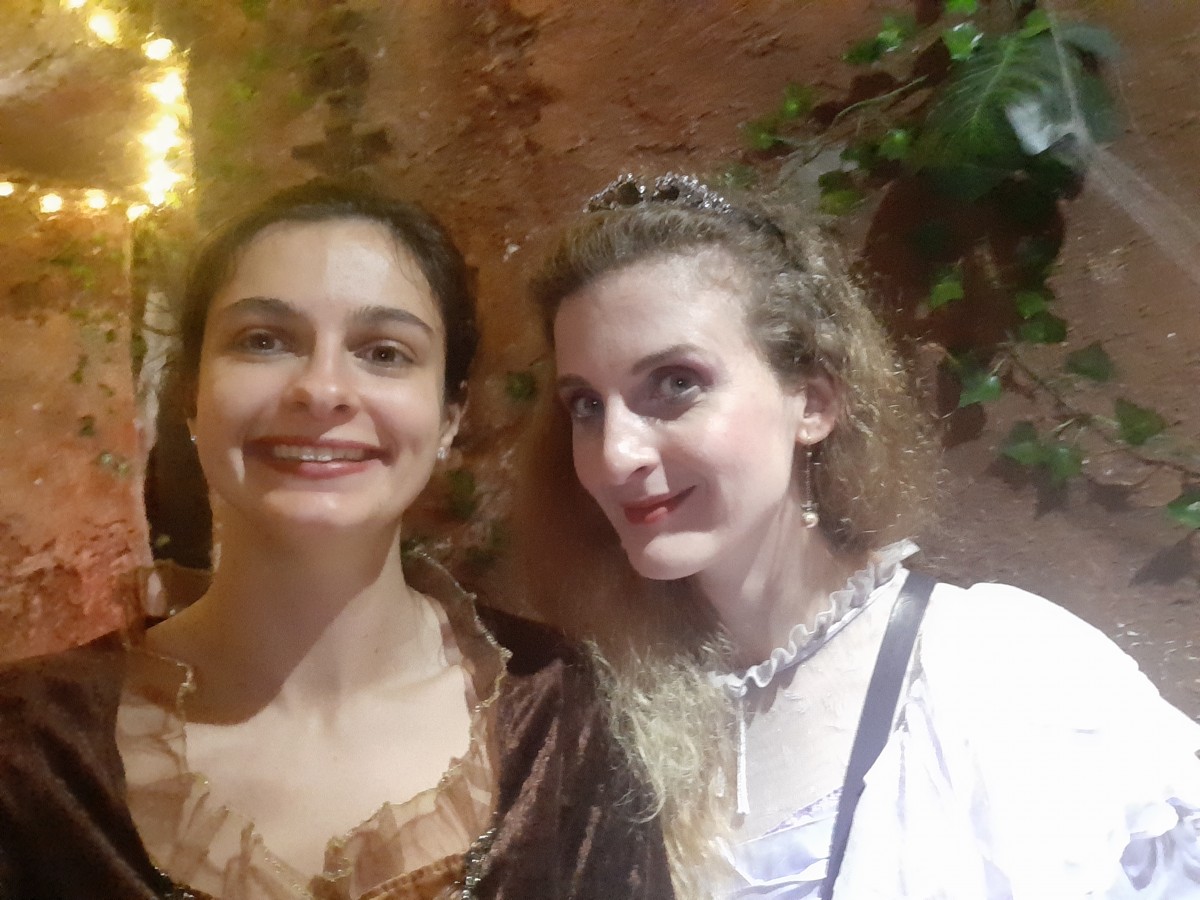 Fleur et Aline Berenguer à la Taverne médiévale