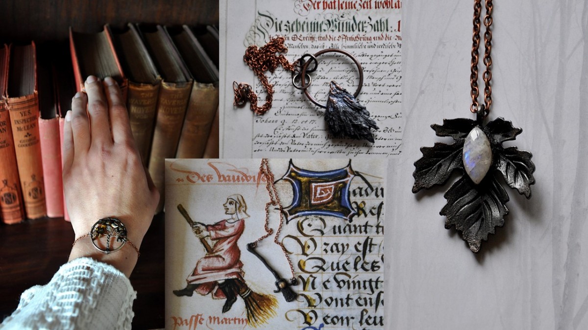 4 images de bijoux mis en scène sur des journaux médiévaux
