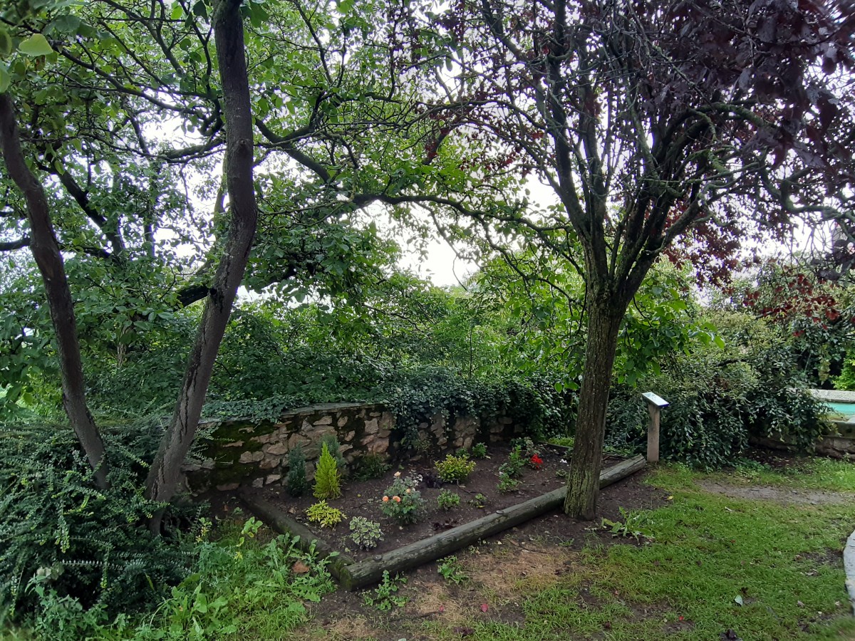 Jardin dans la ville de Montpeyroux (63)