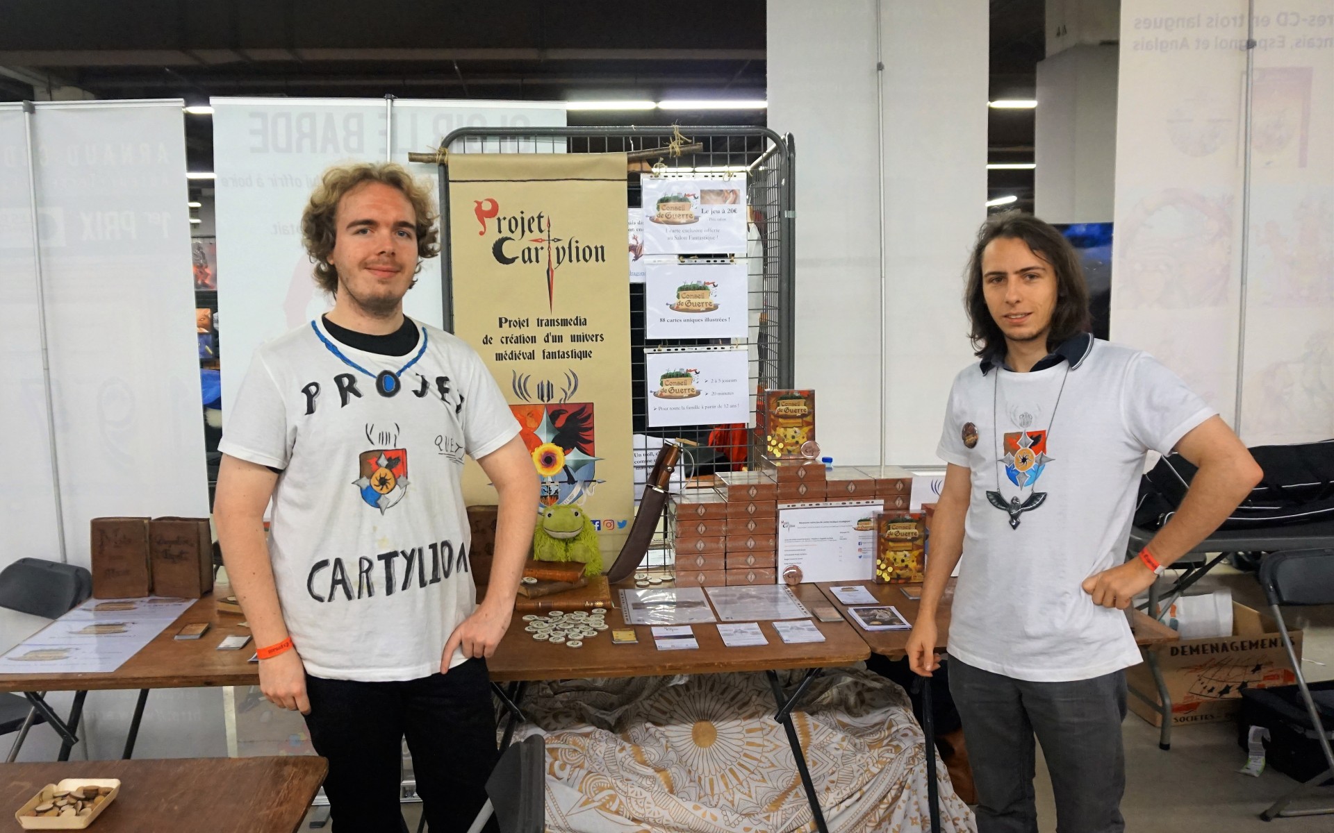 Vincent, Moutonouille et Florian devant le stand Projet CarTylion au Salon Fantastique 2018