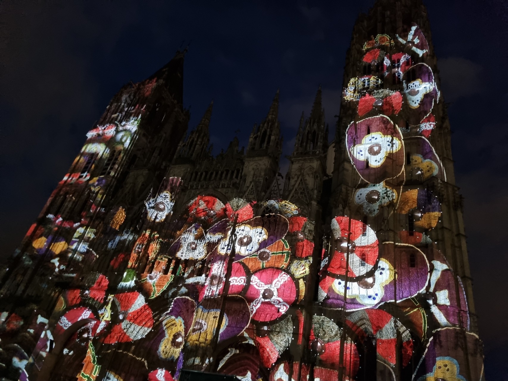 Cathédrale de Rouen pendant le spectacle Vikings 2022