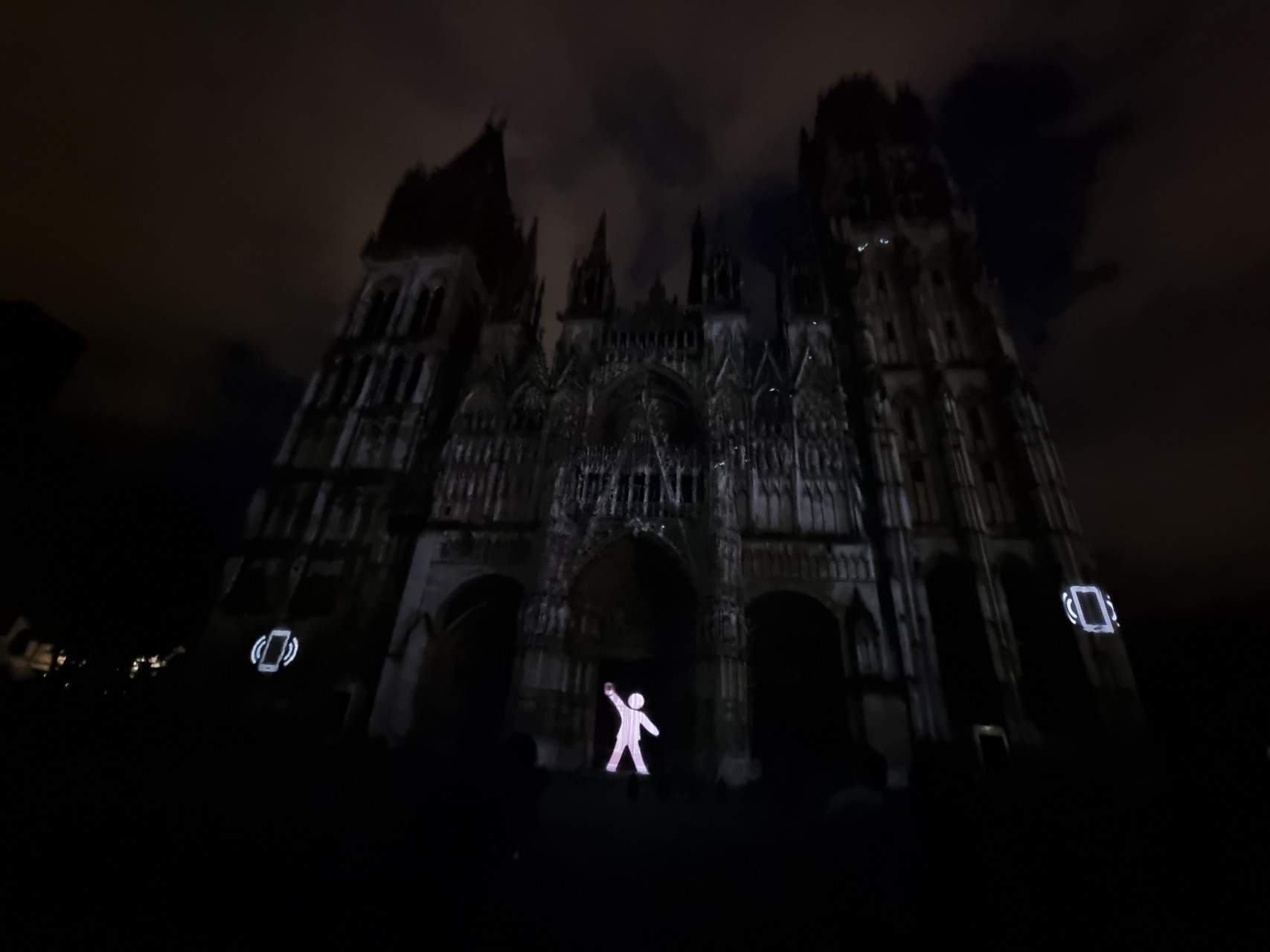 Cathédrale de Rouen pendant le spectacle Rendez-vous avec la lumière 2022